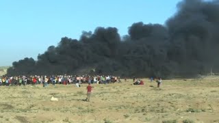 Palestinians protest at Gaza-Israel border