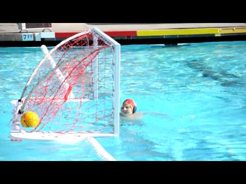 Keenan Anderson scores a water polo goal