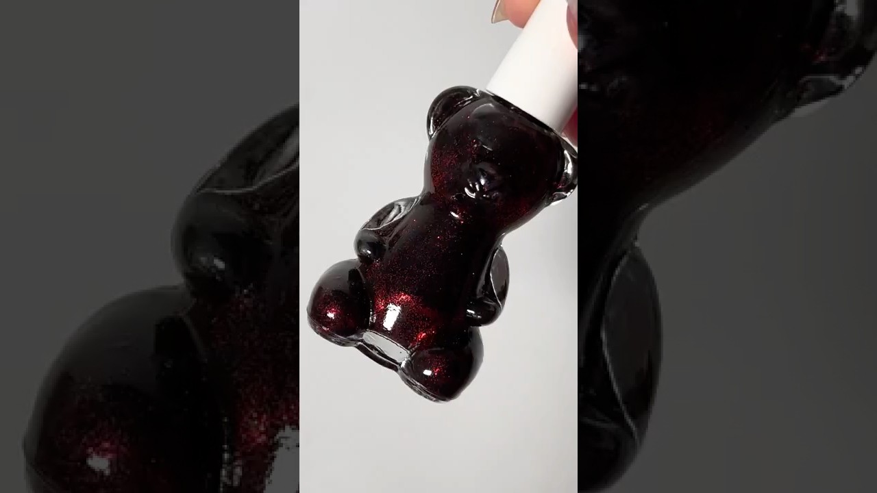 Образец: Винтажный лак для ногтей Bear Fing’rs в стиле 90-х