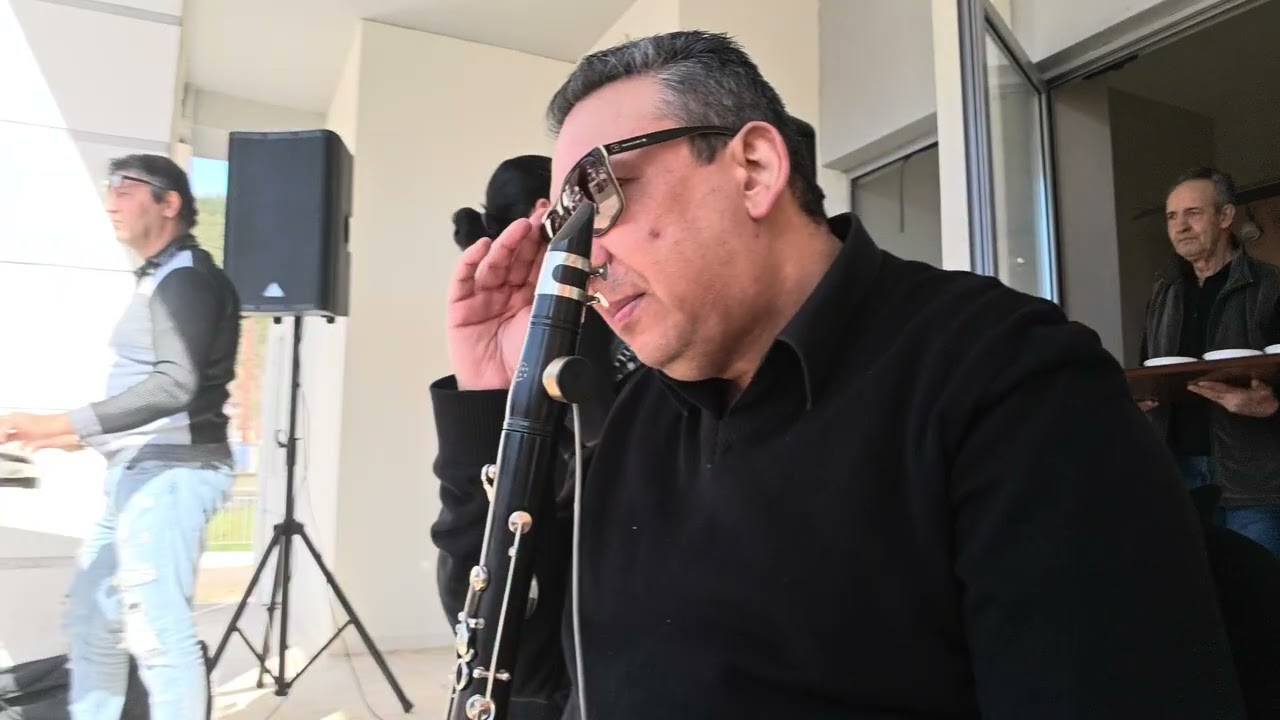 Σαραβας καίνε το έρωτα μας που πουρί 