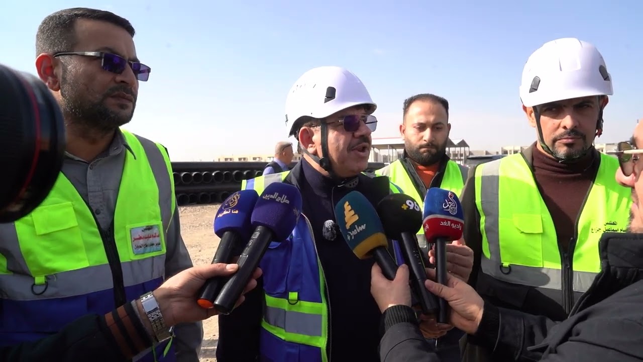 Визит главы провинциального совета Салах ад-Дина на канализационный проект в районе Аль-Дайюм в Т...