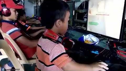 Đang đi quay video mới gặp anh Lùn hack CF :V | TXT Vlogs