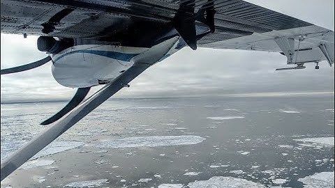 Arctic Twin Otter Landing Utqiagvik Alaska VR video