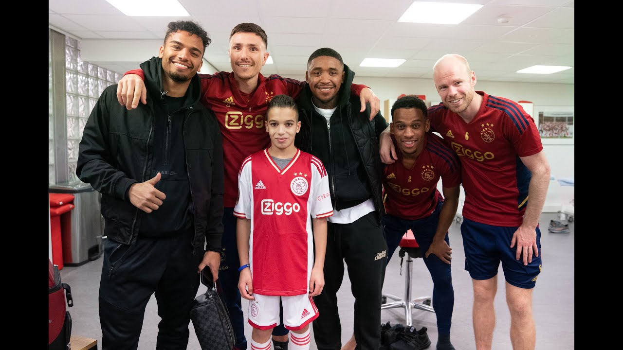 Amine, de nieuwe speler van Ajax!  |  FC Robinstijn