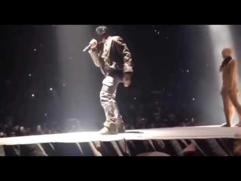 Kanye West has constipation during a performance