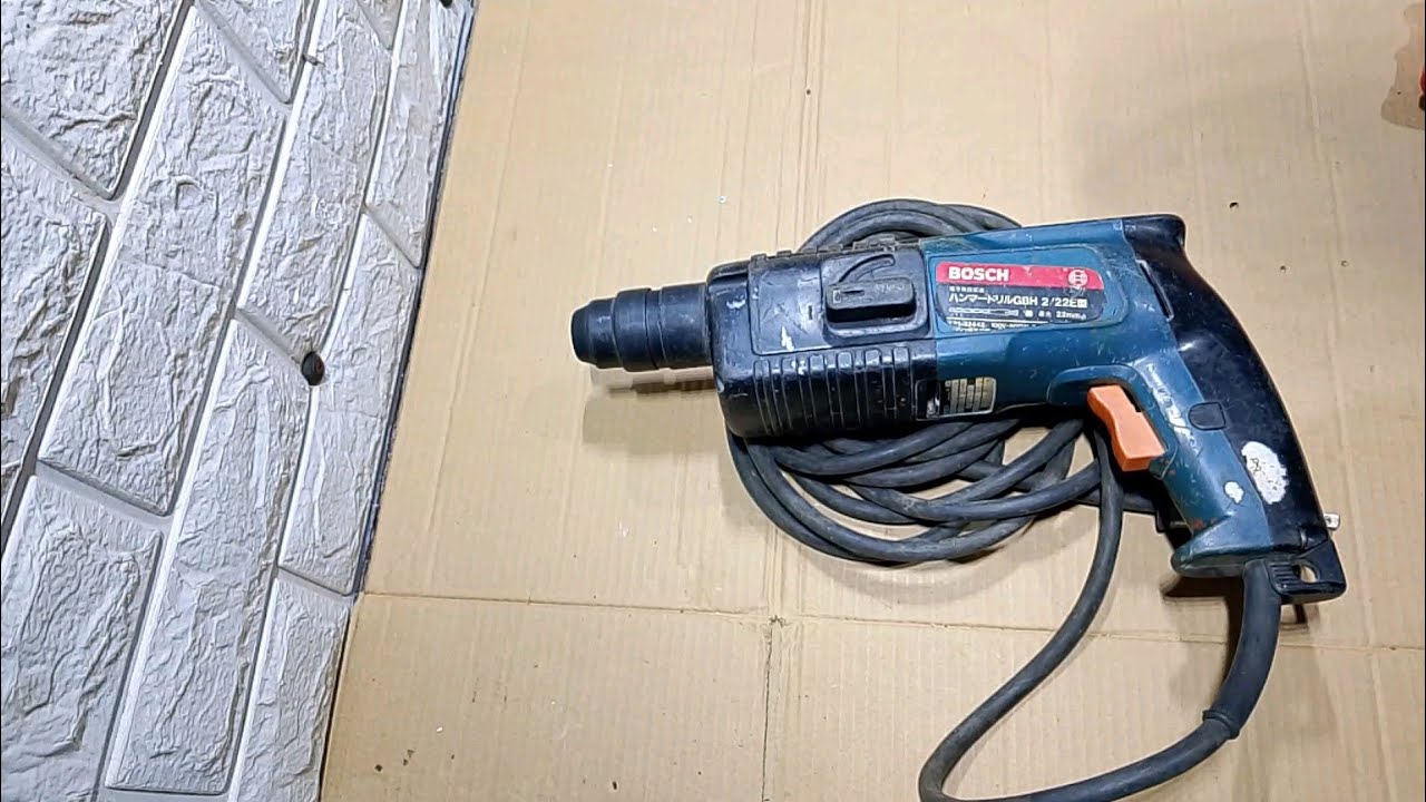 Khoan bê tông Bosch bãi điện 100V 