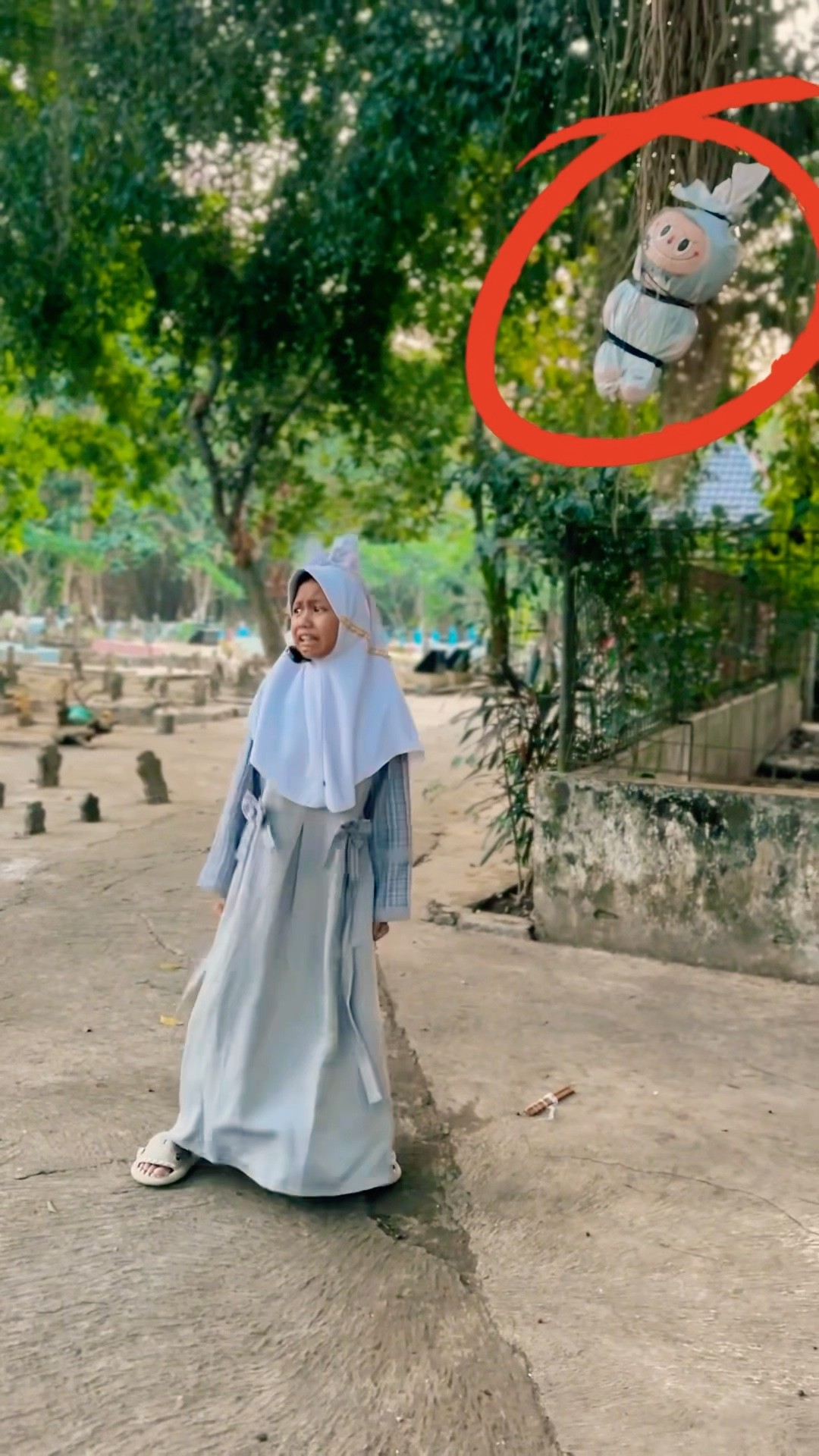 Ada Pocong Labubu di Kuburan? #Shorts