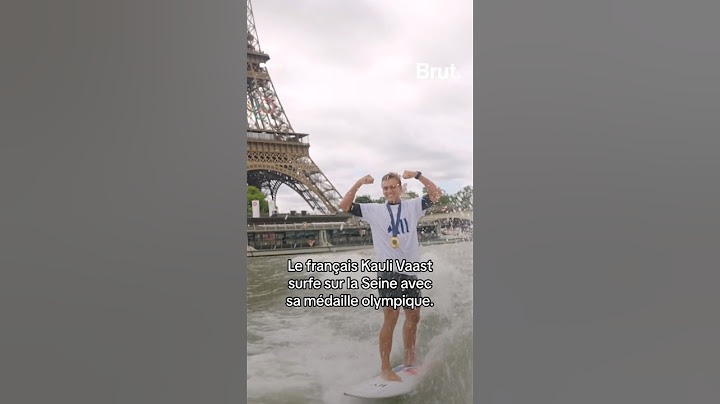 Kauli Vaast surfe sur la Seine avec sa médaille olympique #paris2024