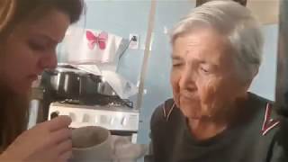 #Viral Abuelita con Alzheimer recobra temporalmente la memoria, reconoce a su nieta.