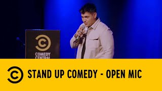 Fare il receptionist notturno - Andrea Zimotti - Open Mic Tour - Torino - Comedy Central