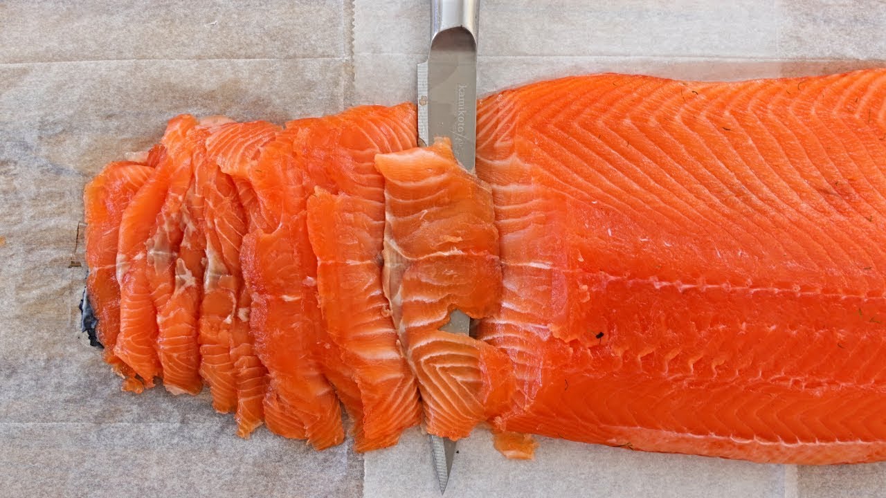 מתכון לסלמון כבוש ביתי (גרבלקס) כמו במעדניות