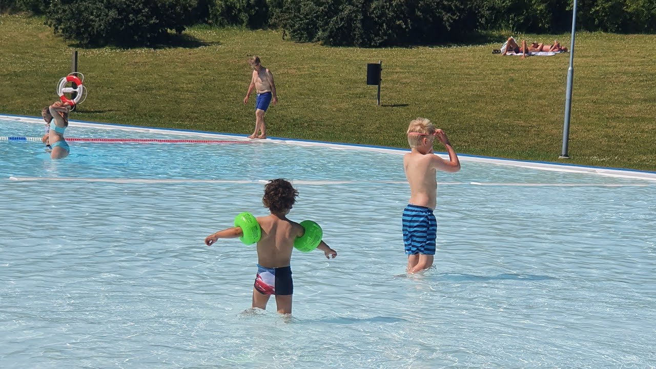 SUN is SHINING in SWEDEN at the open-air pool today! 22c sunshine!
