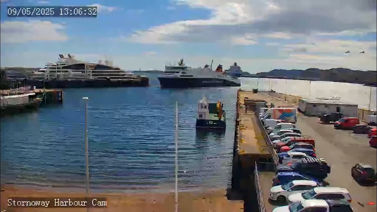 24/7 Live Cam - Stornoway Harbour (Ferry & Cruise Port) - Hebridean Live Webcam