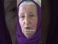 "وضعوا الصحف في فمه وتركوه يموت من العذاب"
