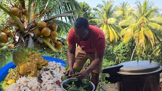 Coco 🍃 leaf rice 🍚 & peas 🫛 | curry 🍛 beef | hill top view