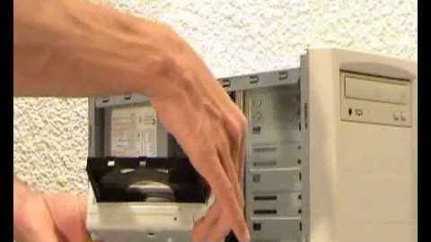 How to replace a CD or DVD drive part1 of 2