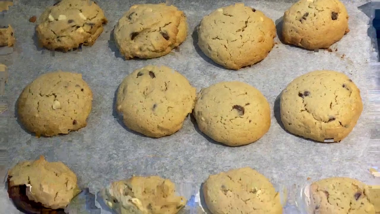 Perfect Homemade Buttery Crispy Cookies | Chocolate Chip Cookies ...