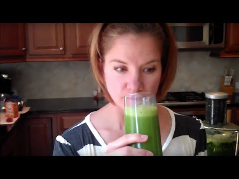 making-green-juice-with-a-breville-juicer!-first-time-trying-the-mean-green-juice.