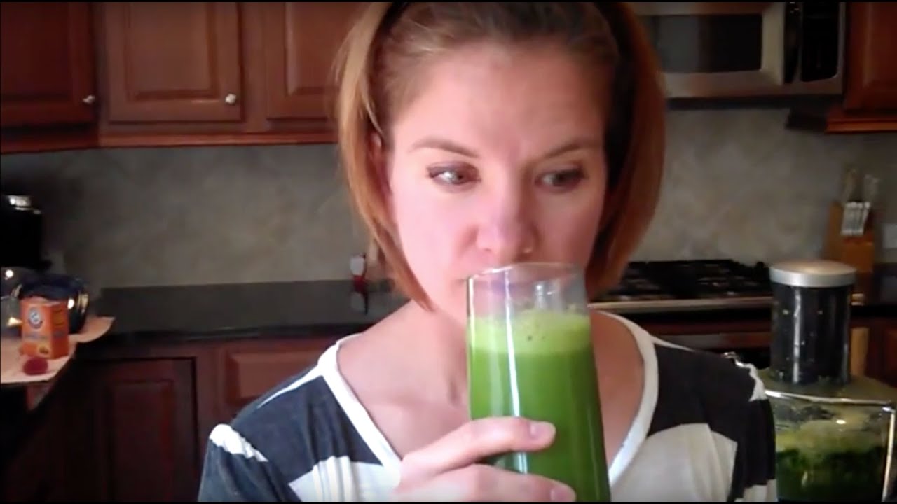Making green juice with a Breville Juicer! First time trying the mean