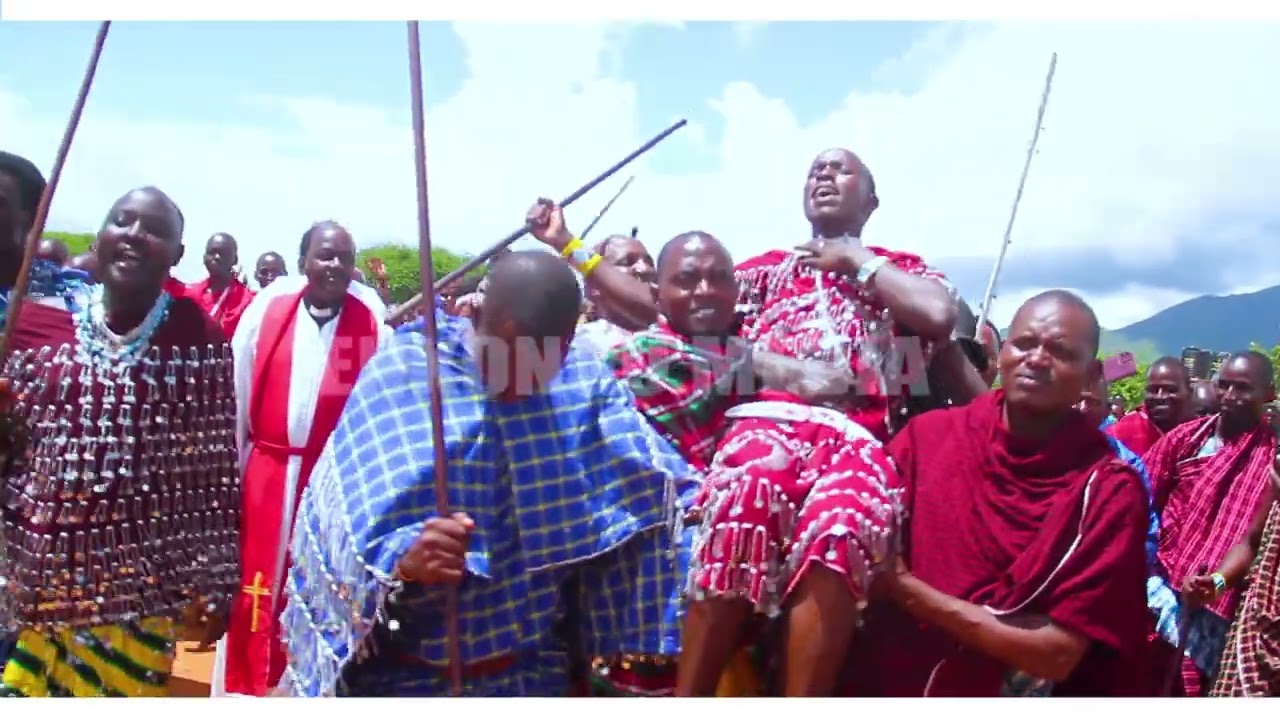 MGAGAO YASIMAMA KWA MASAA PAWA SIRIA ASIMAMISHA MAELFU YA WATU KWENYE UZINDUZI WAKE PART 01