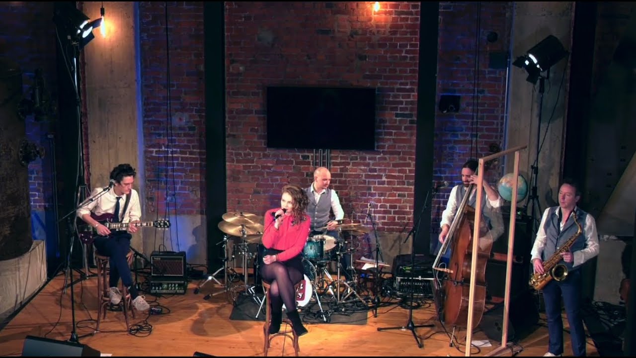 Along Comes Mary - CC Muze - livestream