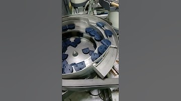 Products are directionally arranged and transported! automated industry!