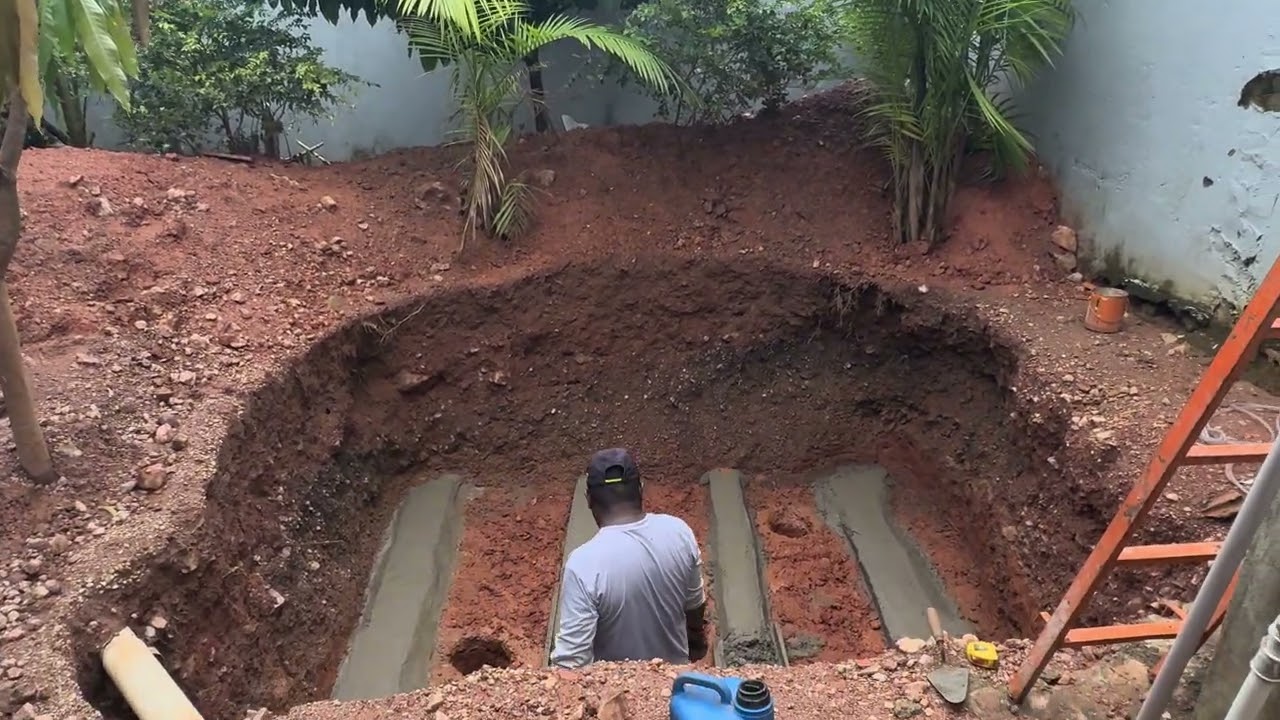 OBRAS DA FUNDAÇÃO PARA A TORRE DA RÁDIO SÃO GERALDO FM 87.9 