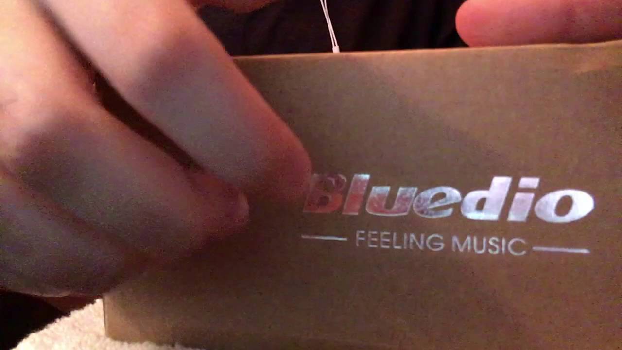 ASMR Scratching Cardboard Box - loud scratching with nails