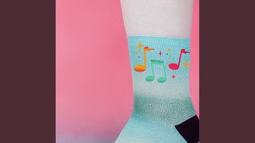 Pulsating Music for Colorful Reflections