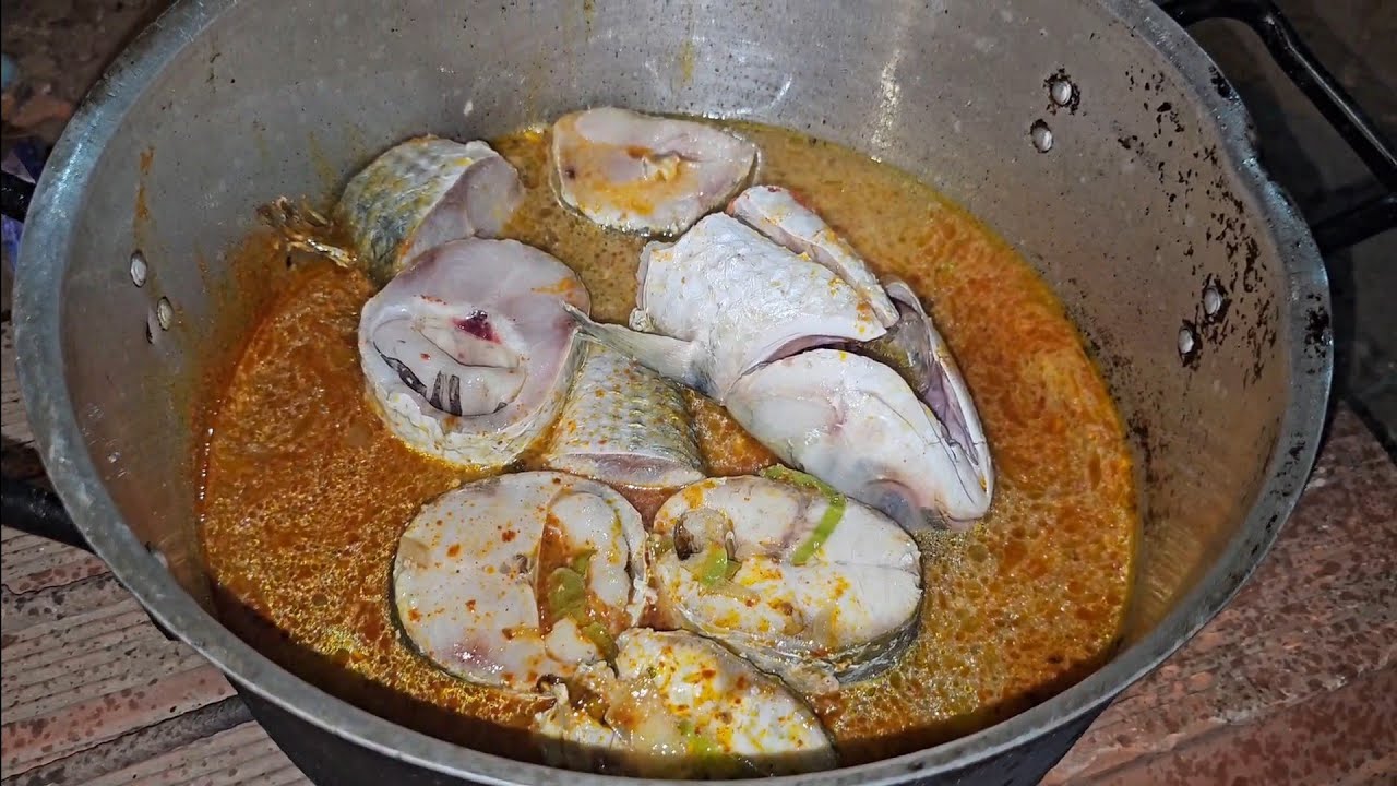 QUASE BOTEI FOGO NA CASA COZINHANDO NA LENHA.