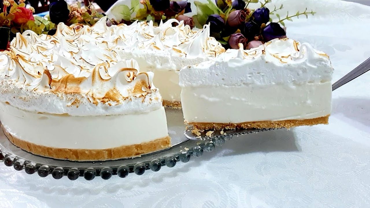 Без духовки, простой, легкий и вкусный лимонный пирог с йогуртовым муссом.