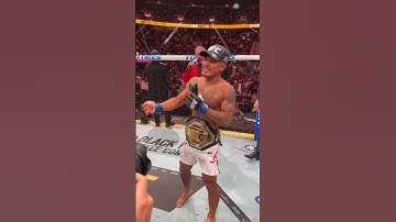 AND NEWWWW! 👊 Joshua Van is the champ! 🚨 #ufc323