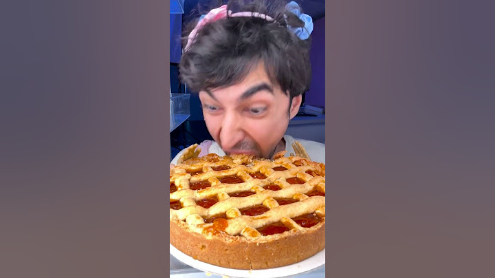 Apakah kecoak-kecoak itu memakan seluruh kue?🪳🍰 Bayi tidak takut dengan serangga🙀