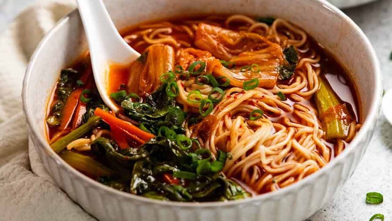 15 minute Spicy Korean Noodle Soup