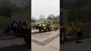 Satisfying cleaning of a JCB Backhoe Loader Satisfying cleaning of a JCB Backhoe Loader