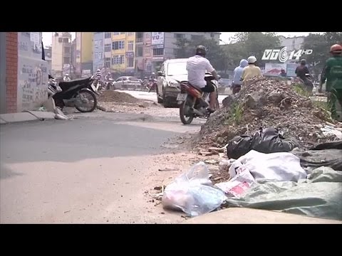 Video (VTC14)_Đường ven sông Lừ biến thành con đường rác - youtube
