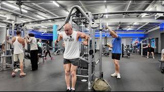 I Left the Dungeon to Test Hammer Strength Equipment
