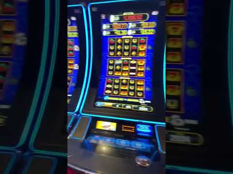 Large Aquarium at The Silverton Casino Hotel in Las Vegas, Nevada (11/19/2022)