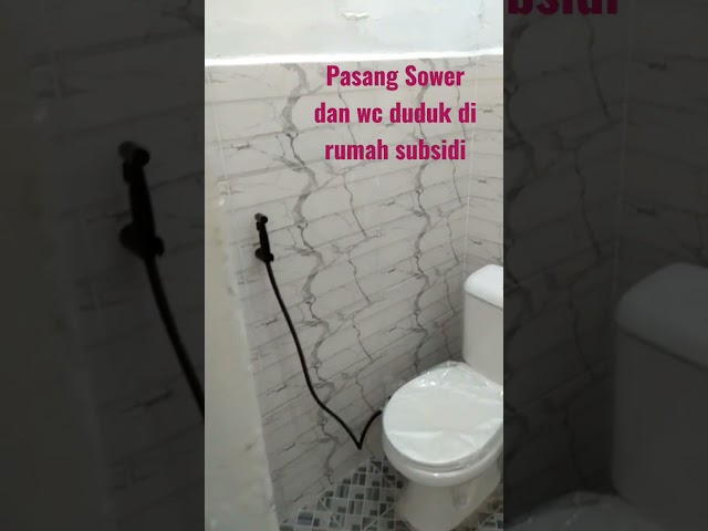 Rumah subsidi dengan interior Mewah, sower dan wc duduk class=