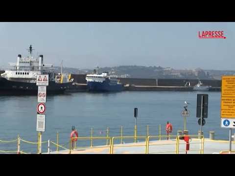Video Terremoto Napoli, porto di Pozzuoli off limits: profonde crepe aperte sulla banchina