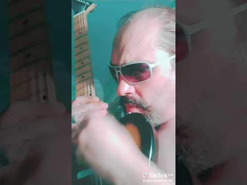 غريب انت عجيب انت