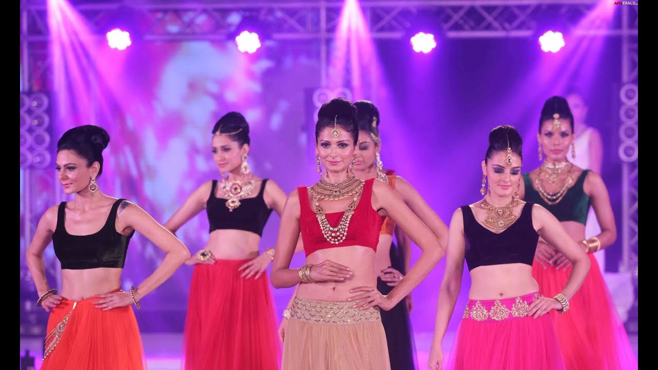 Fashion Shows In Bangalore Orion Mall Kruthi Karbandha Latest Movie