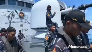 TNI AAL joget di kapal berlayar bagus banget