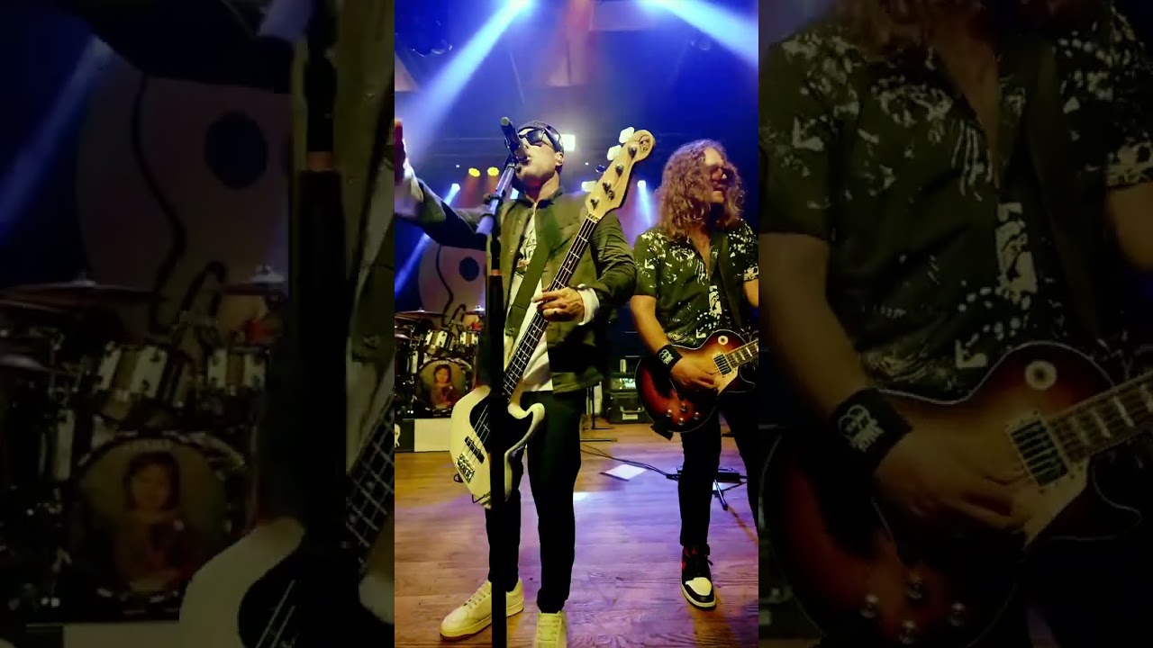 Epic weekend of tour with @cydewaysmusic, even snuck a little Stone Temple Pilots in there 🤘