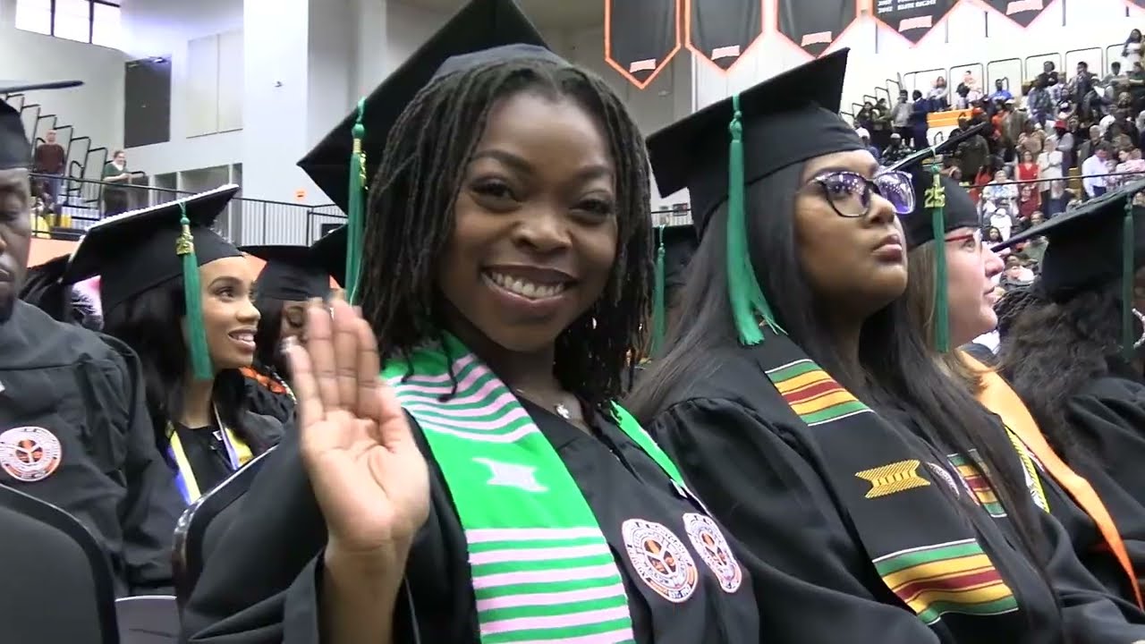 AUM 2025 Fall Commencement