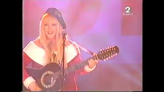 Maryla Rodowicz podczas koncertu dla Wojska (Liban, 12.2002)