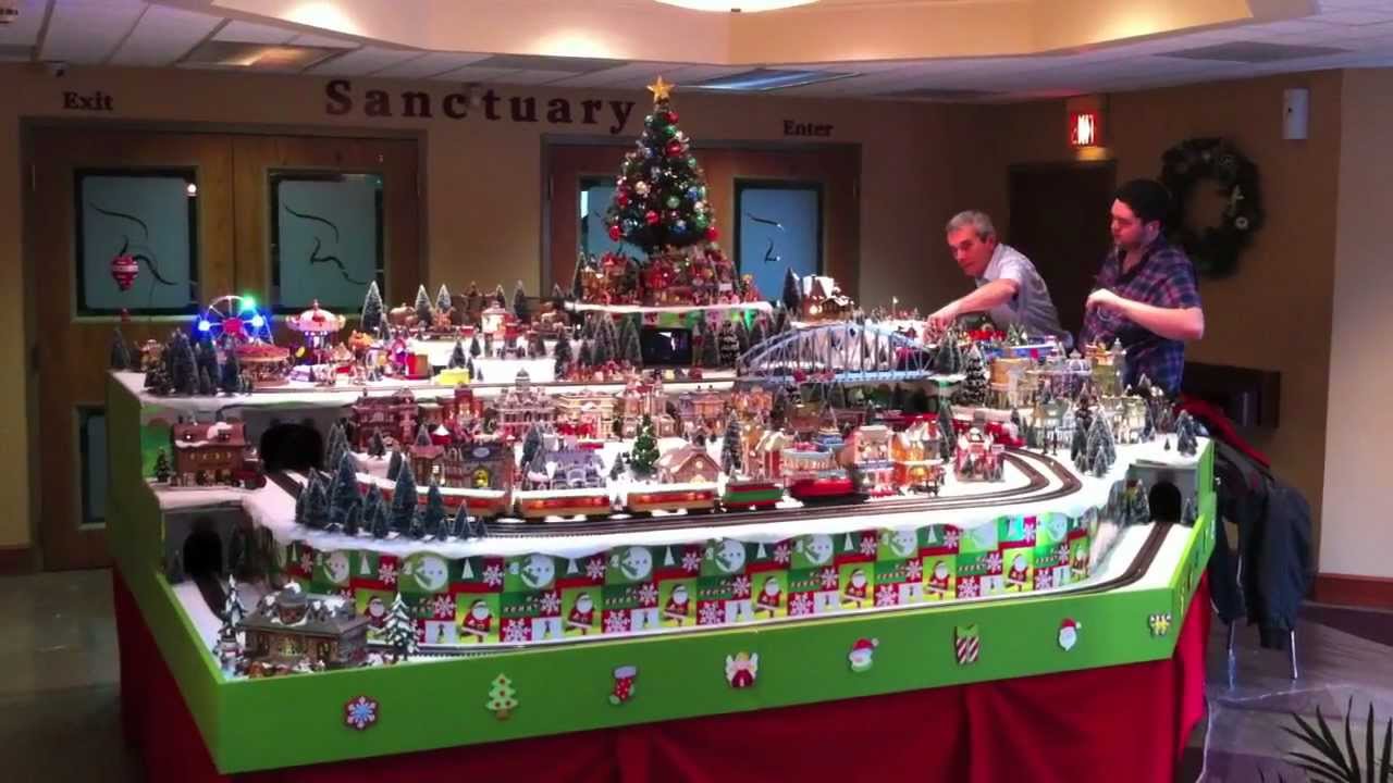 Christmas Train (Best Model Trains) - YouTube