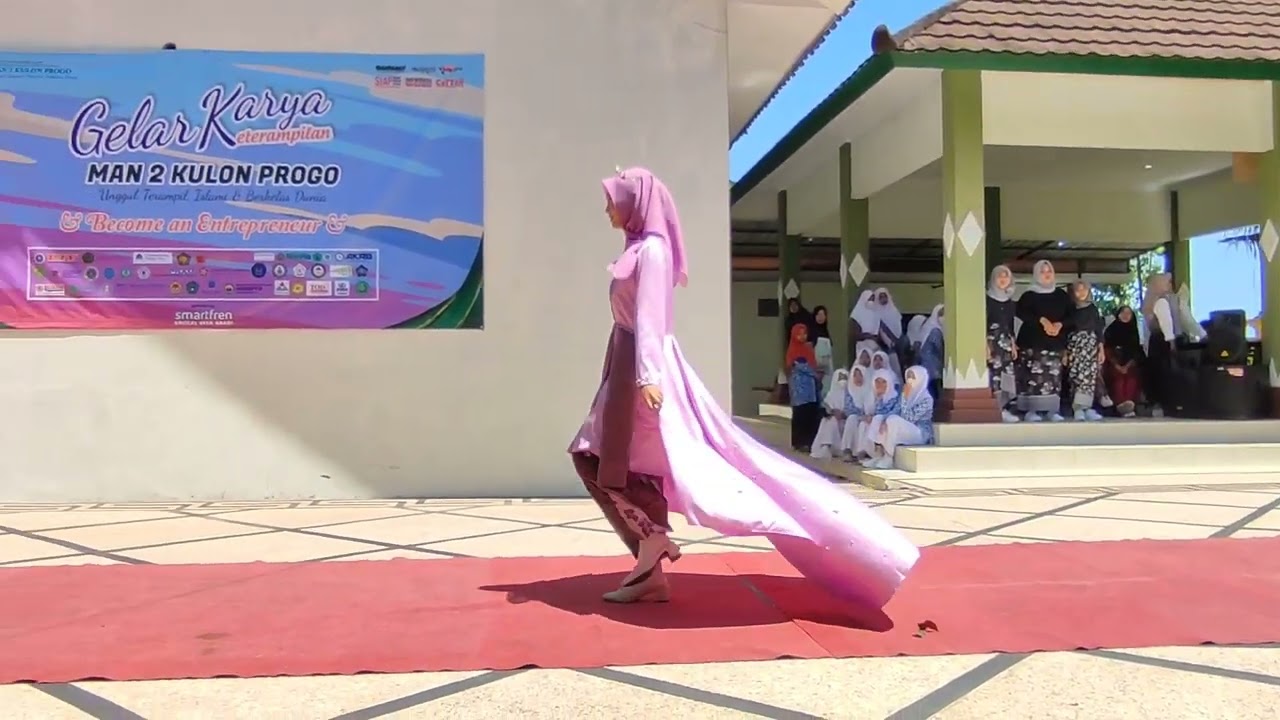 Fashion Show MAN 2 KULON PROGO 2023 - Rangkaian Career Day, Job Fair & Gelar Karya Mandaku