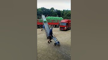 The process of loading forage: Good machinery makes the job easy