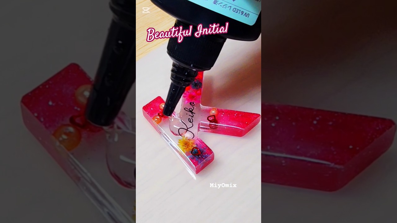 Pouring resin Big letter Initial #diy #resin #レジン #レジンアクセサリー #handmade #resinart #shorts